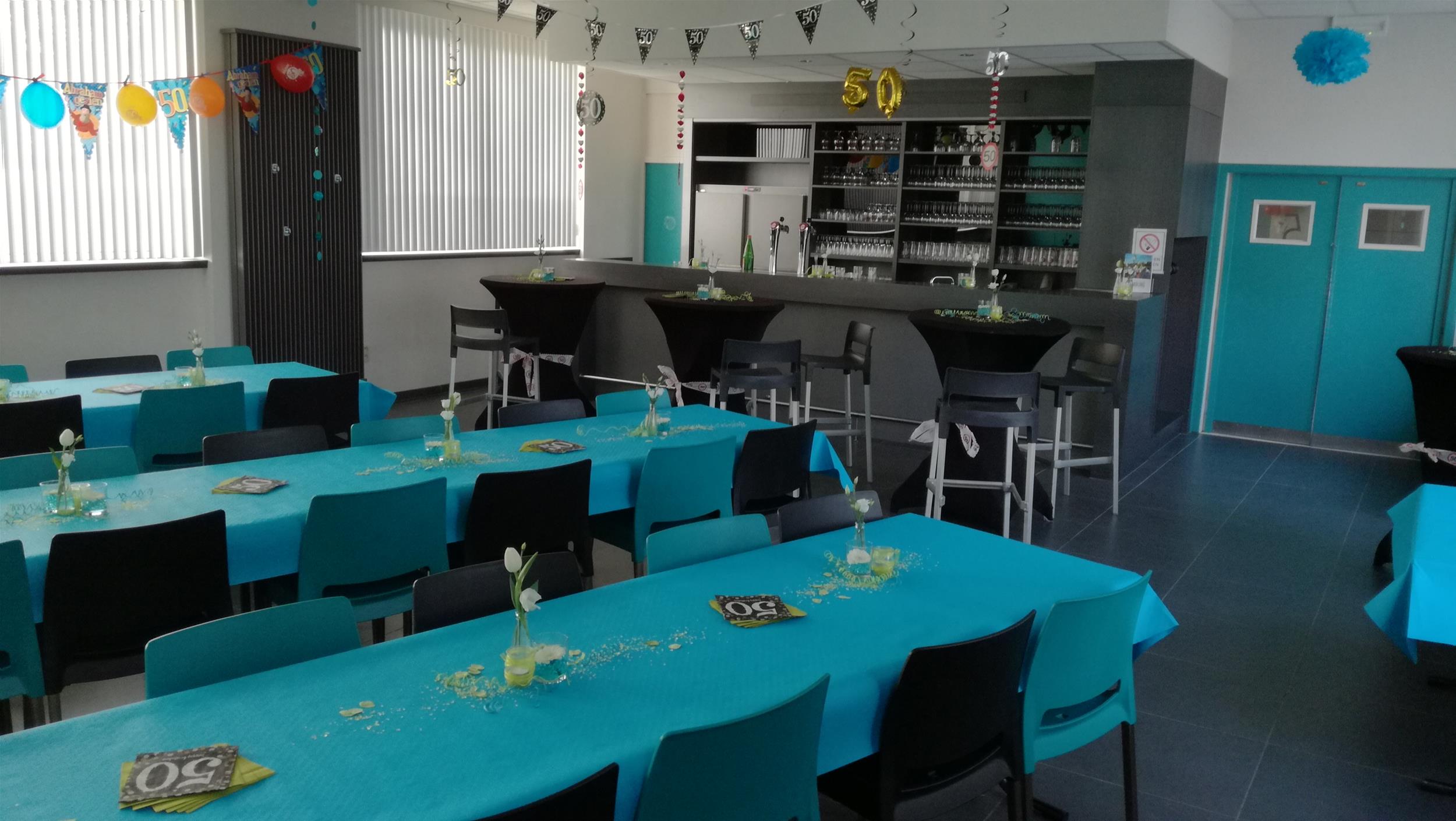 kleine feestzaal met tuin